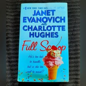 Full Scoop by Janet Evanovich and Charlotte Hughes